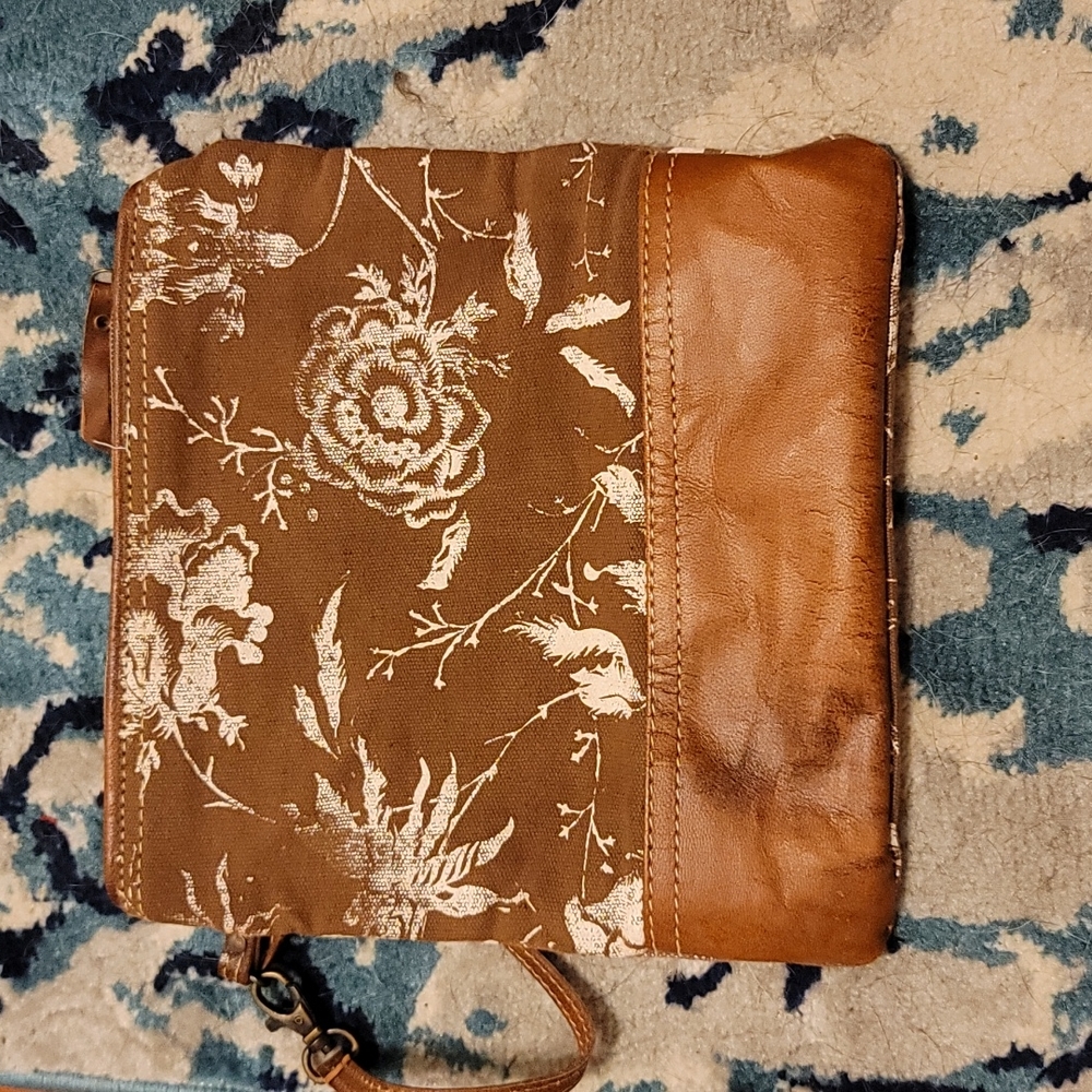 Wristlet